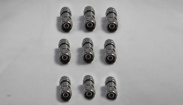 2.4mm转2.92mm双阳转接器